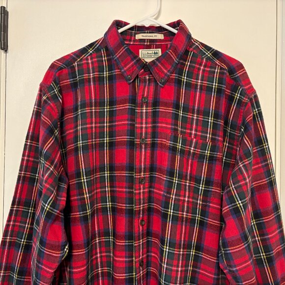 L.L. Bean #228061 Men's Classic Red Scotch Plaid Flannel Button-Front Shirt XL - Picture 2 of 9